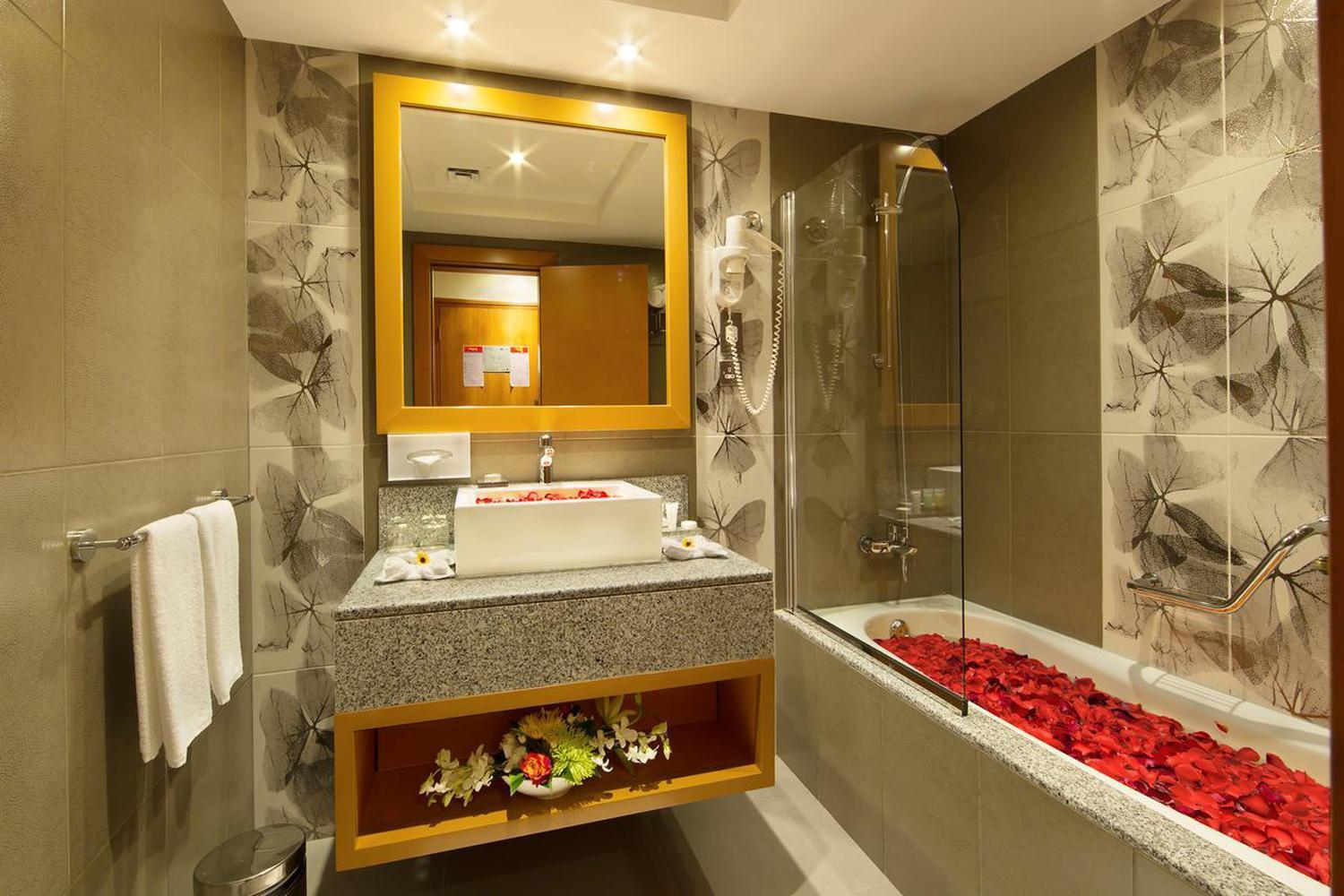 Hotel Luxe Manor Near Delhi Airport New Delhi Exterior foto